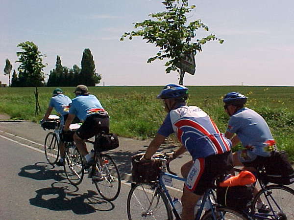 fichier 20020626_100030_dm_andre_tignon_alain_hologne_marcel_lefebvre_christian_fievet-0.jpg