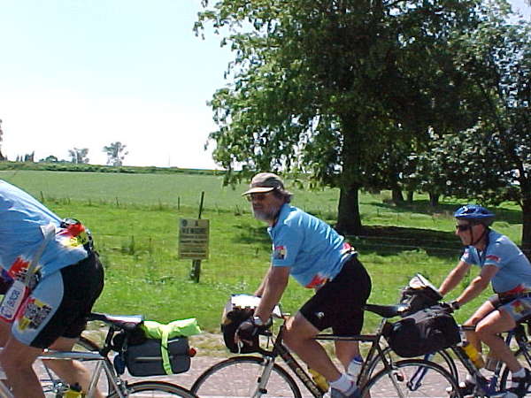 fichier 20020626_100040_dm_alain_hologne_marcel_lefebvre-0.jpg