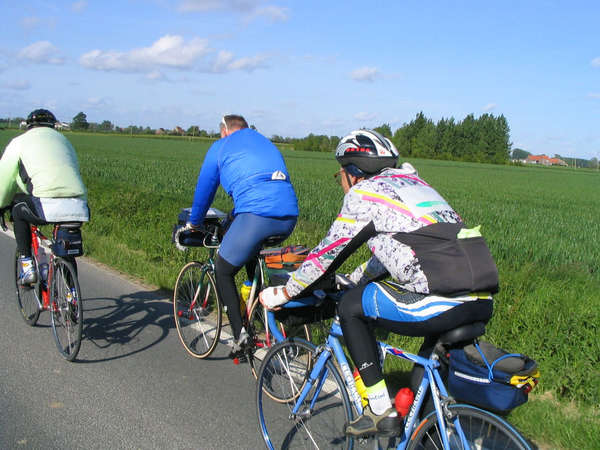 fichier 20040524_100010_hd_bertrand_regnier_robert_le_grand_antoine_guerard_sur_la_route-0.jpg