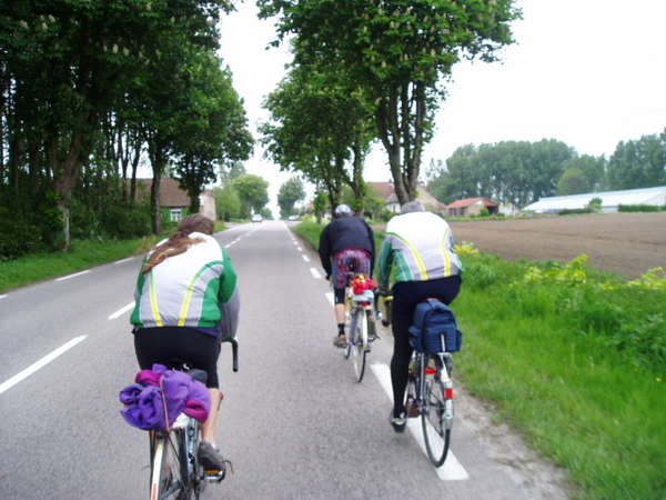 fichier 20050511_114400_md_patrick_drecourt_corinne_jeanmart_brigitte_jeanmart-0.jpg