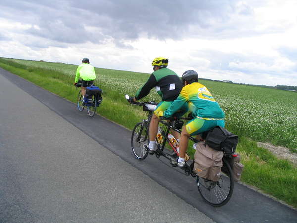 fichier 20050525_073105_dm_tandem_jean_gaudino_jean-claude_bertelli_eliane_bertelli-0.jpg