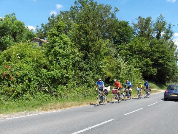 fichier 20050529_160500_sh_jean-pierre_ratabouil_michel_medina_martine_medina_lucien_claudepierre_mussidan-0.jpg