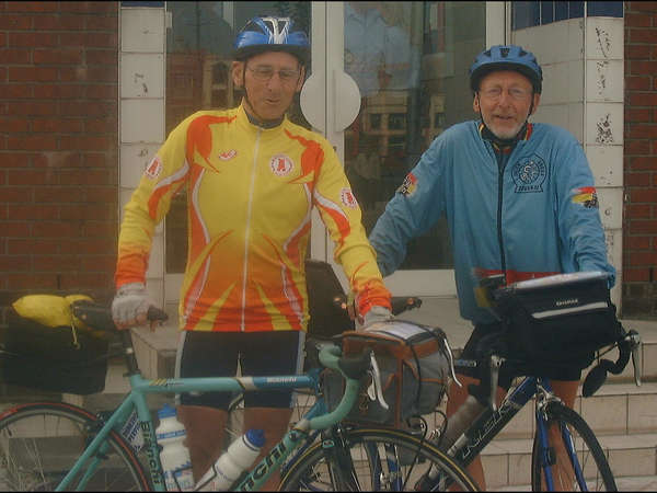 fichier 20050615_100200_dp_christian_fievet_marcel_lefebvre_resized-0.jpg