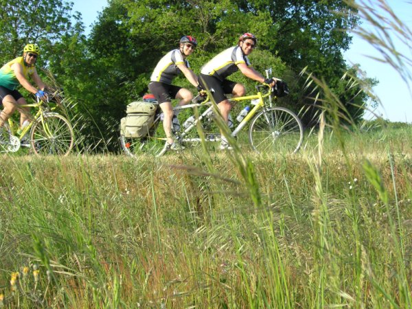 fichier 20060503_1927_bp_jean-claude_bertelli_francine_schauber_alain_schauber_montaigu_lauzerte-0.jpg