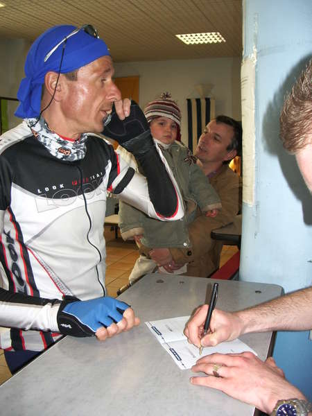 fichier 20060519_1455_dp_frederic_maerten_attlilio_lana_depart_ml-0.jpg