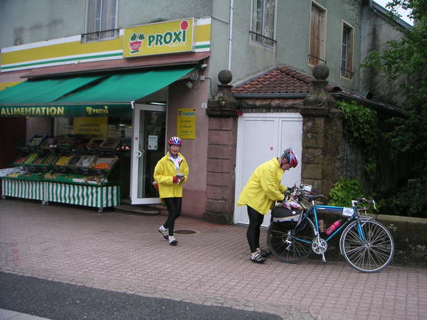 fichier 20060526_1110_bs_nicole_chabirand_jean-claude_chabirand_senonces_repas_as-0.jpg