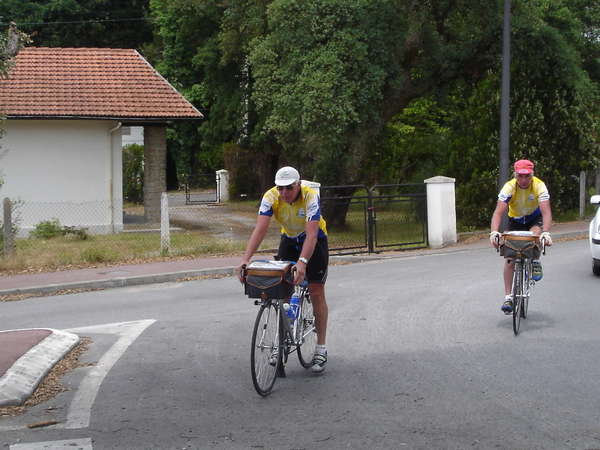 fichier 20060618_0220_20060621_1510_sh_dominique_lamouller_christian_lamouller_arrivee_hb-0.jpg