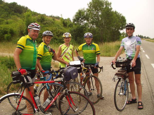fichier 20060620_1837_dm_groupe_cyclos_brigitte_pulicari_brigitte_legrand_jean-philippe_battu_jpb-0.jpg