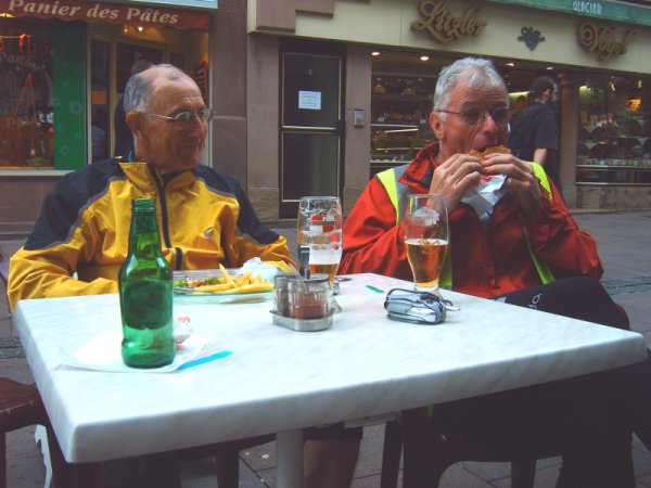 fichier 20060622_1401_bs_jacky_moel_yves_herviou_manger_jh-0.jpg