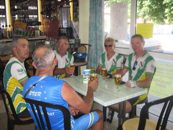 fichier 20060630_183431_hd_bistrot_max_audouin_tandem_guy_guilloteau_roger_devulder_ghislaine_devulder_pierre_dorne_gg-0.jpg