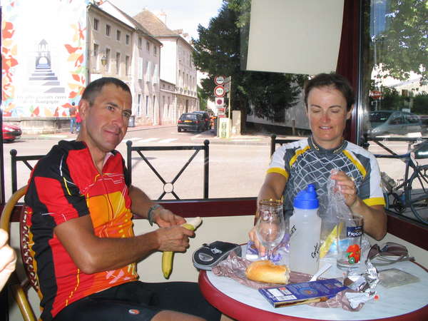 fichier 20060815_151932_dm_tandem_alain_schauber_francine_schauber_table_fs-0.jpg