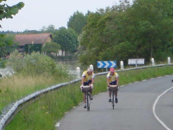 fichier 20070614_150916_dh_christian_lamouller_dominique_lamouller_hb-0.jpg