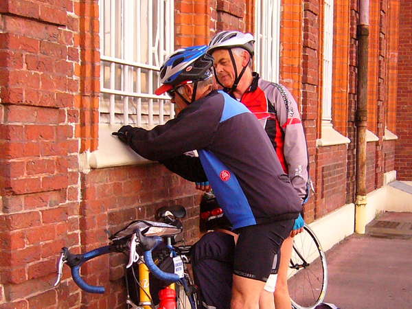 fichier 20080508_071145_dm_philippe_jonas_luc_wattrelot_03_mf-0.jpg