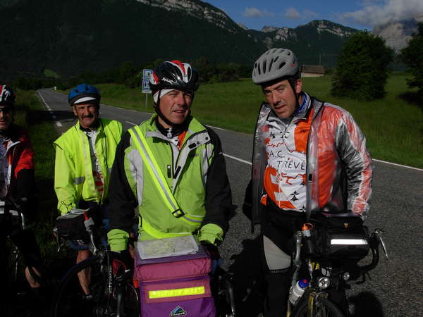 fichier 20080603_082723_md_yannick_jouan_patrick_le_mauff_jacques_le_moing_bernard_duault02_jp-0.jpg