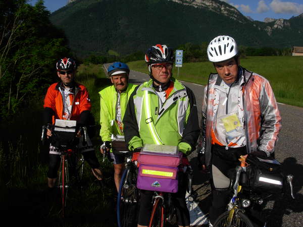 fichier 20080603_083235_md_yannick_jouan_patrick_le_mauff_jacques_le_moing_bernard_duault03_jp-0.jpg