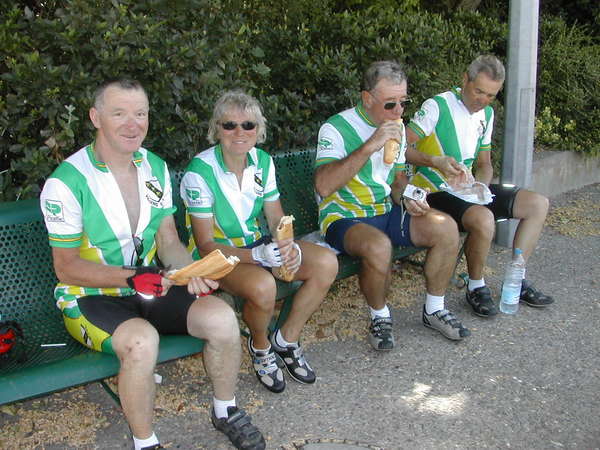 fichier 20080626_151707_bp_equipe_max_audouin_tandem_roger_devulder_ghislaine_devulder_pierre_dorne02_bl-0.jpg