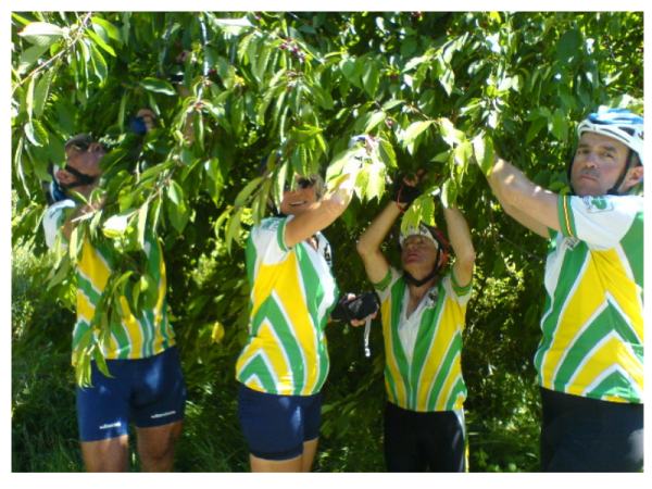 fichier 20080626_151903_bp_equipe_max_audouin_tandem_roger_devulder_ghislaine_devulder_pierre_dorne_bl-0.jpg